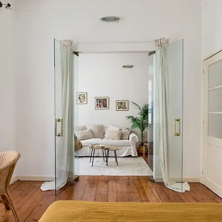 Апартаменты Joivy Cosy Apt Near Marionette Museum