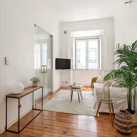 Joivy Cosy Apt Near Marionette Museum Апартаменты Лиссабон