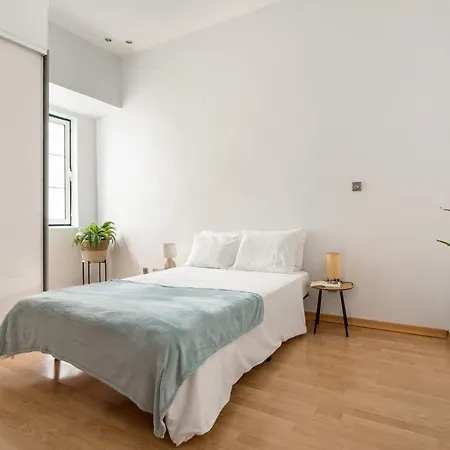 Joivy Cosy Apt Near Marionette Museum *