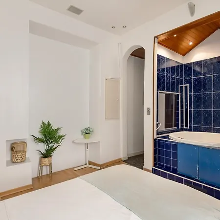 Апартаменты Joivy Cosy Apt Near Marionette Museum Лиссабон