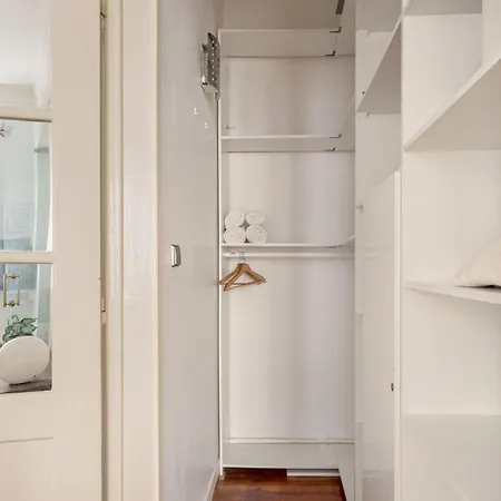 Joivy Cosy Apt Near Marionette Museum Апартаменты