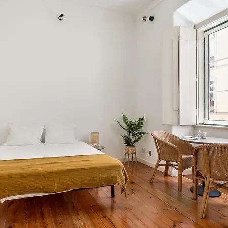 Апартаменты Joivy Cosy Apt Near Marionette Museum